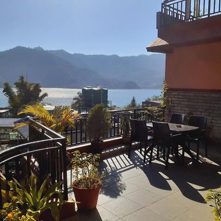 Golden Lake Pokhara Esterno foto