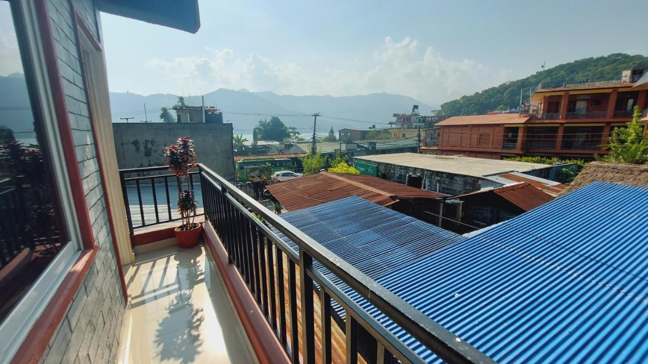 Golden Lake Pokhara Esterno foto