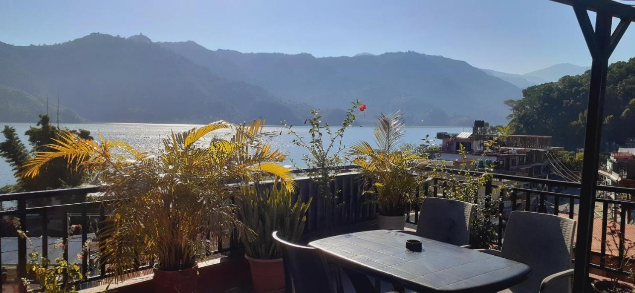 Golden Lake Pokhara Esterno foto